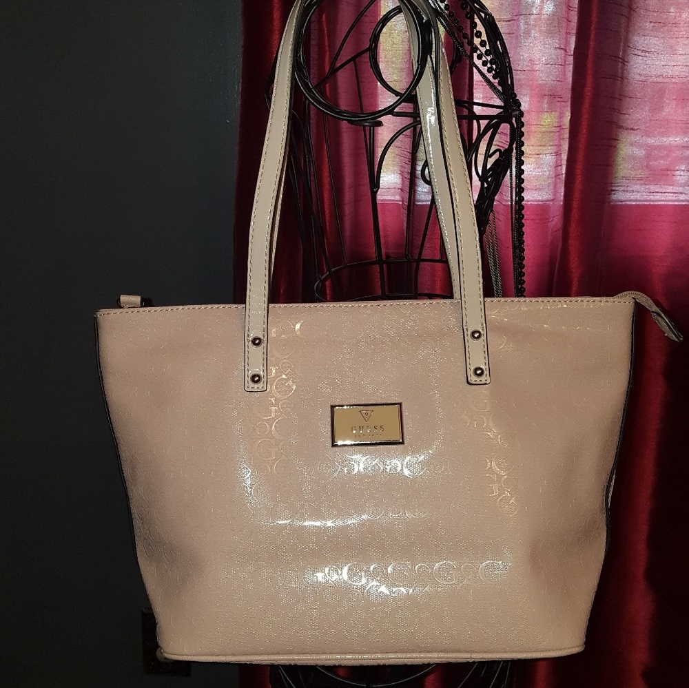Medium Guess tote
